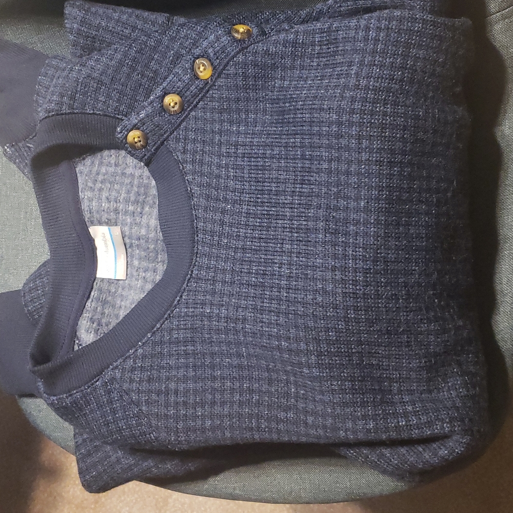 Columbia hooded sweater